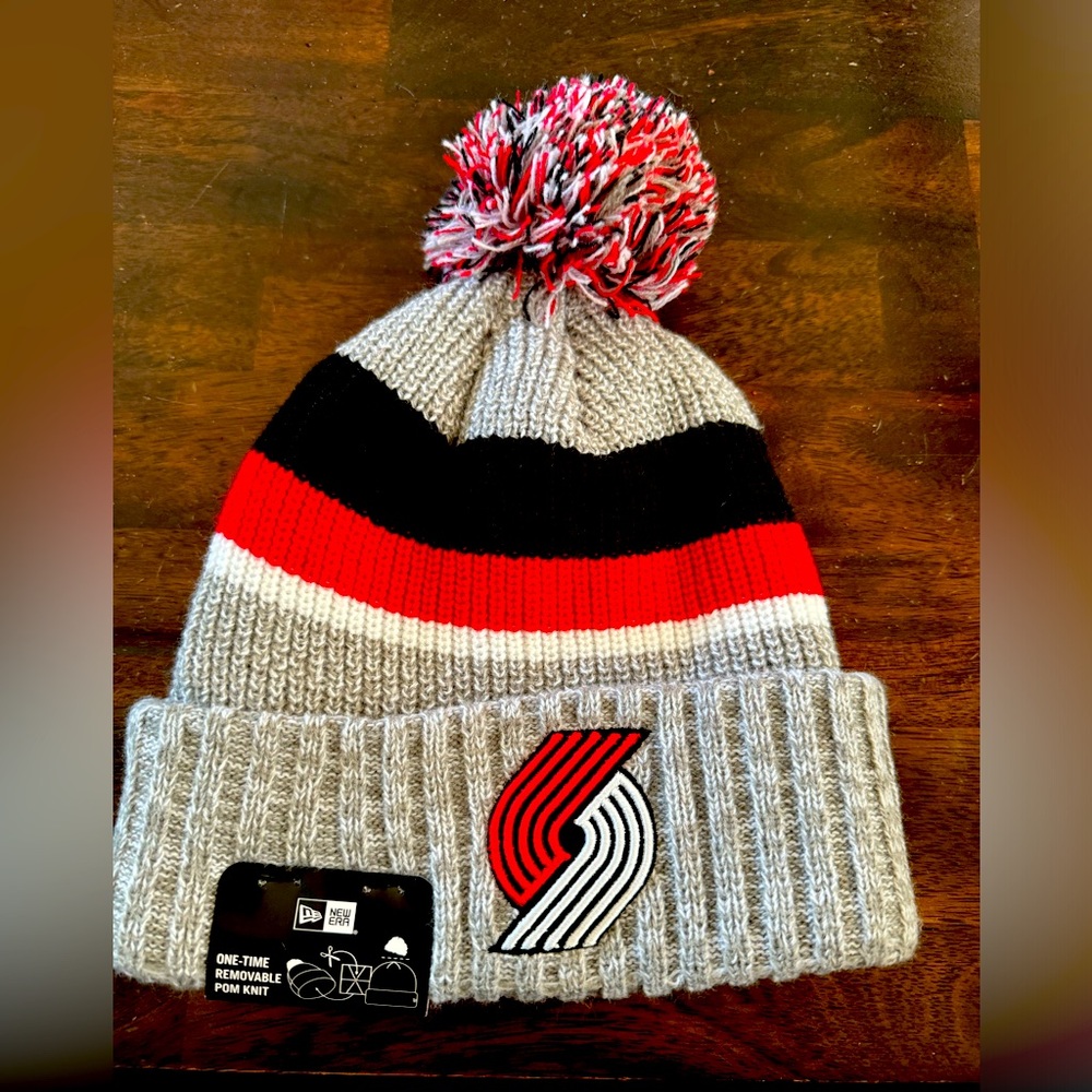 New Trail Blazers Beanie w/removable pompom - OSFM